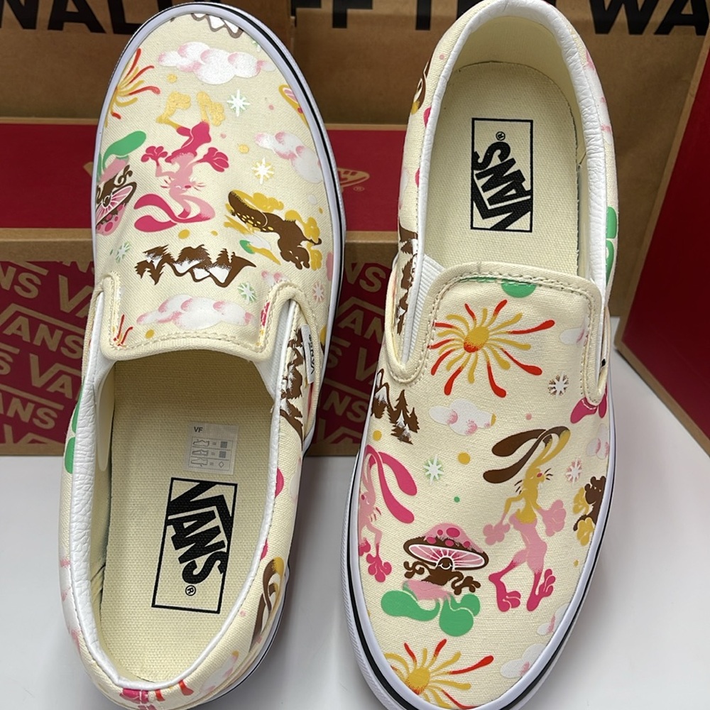 Vans Men’s Classic Slip-On Get Outdoors Classic White 
VN000BVZFRL
Sne… - Picture 13 of 16